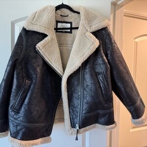 American Eagle Outfitters Black and Cream Teddy Jacket